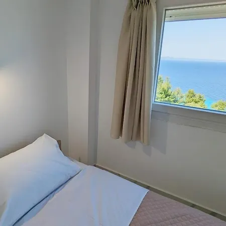 מלון דירות Blue Dream 4*